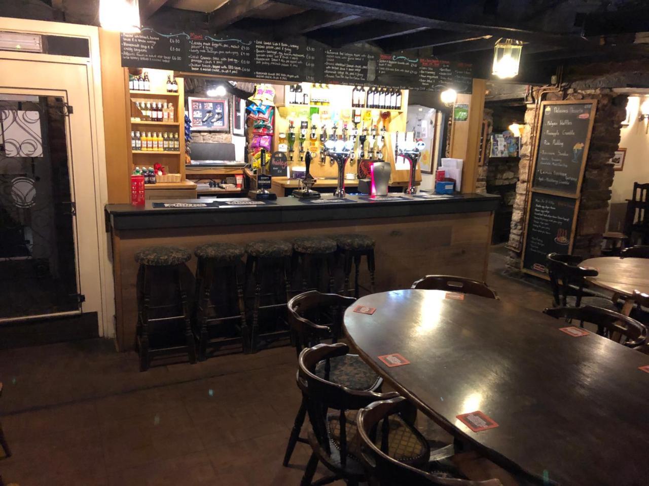 The Crosskeys Inn Usk Εξωτερικό φωτογραφία